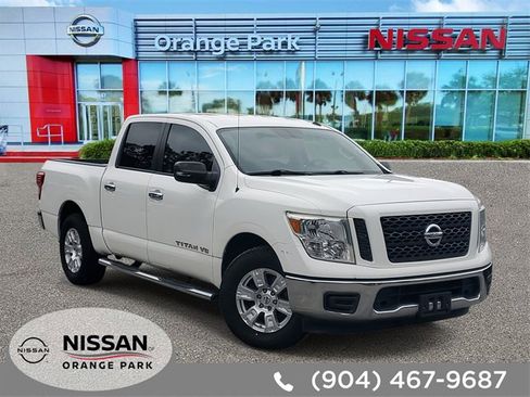 Used 2019 Nissan Titan SV image 1