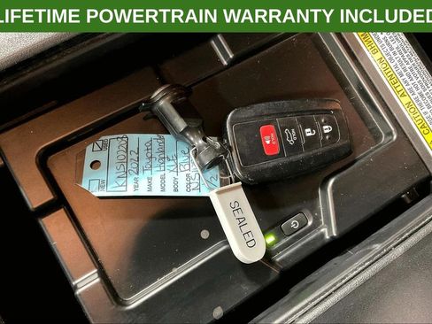 Used 2022 Toyota Highlander XLE image 13