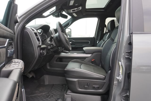 Used 2026 RAM 3500 Laramie AWD/4WD image 27
