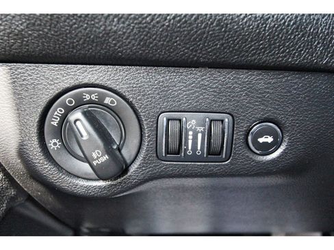 Used 2023 Dodge Challenger SXT w/ Blacktop Package image 18