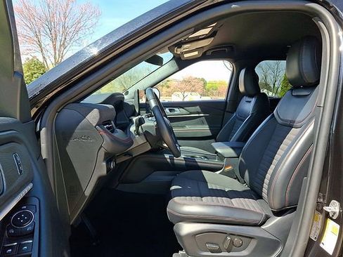 Used 2025 Ford Explorer ST-Line AWD/4WD image 13