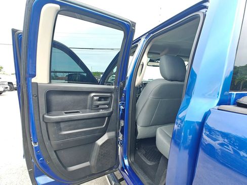 Used 2015 RAM 1500 Express AWD/4WD image 11