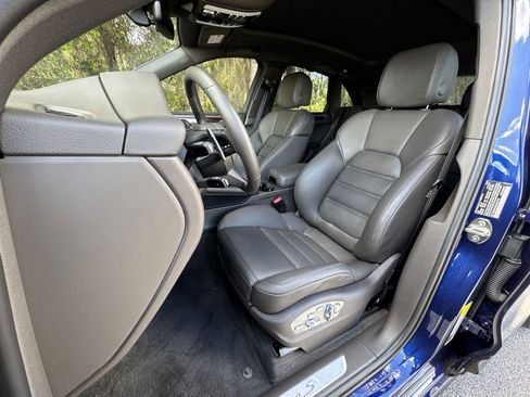 Used 2025 Porsche Macan S image 13