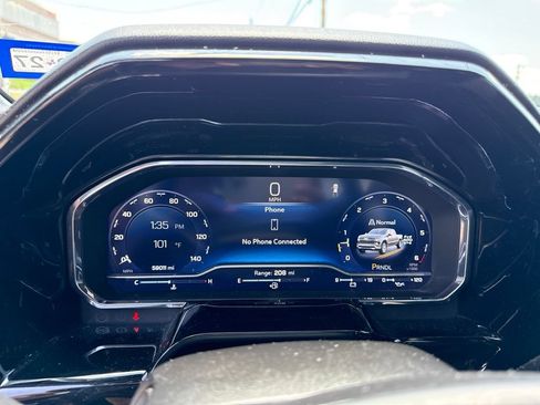Used 2024 Chevrolet Silverado 1500 LT AWD/4WD image 17