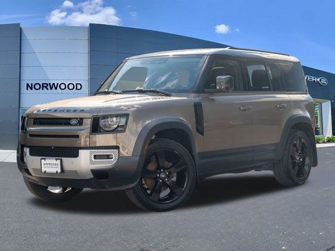 Used 2025 Land Rover Defender 110 S image 1