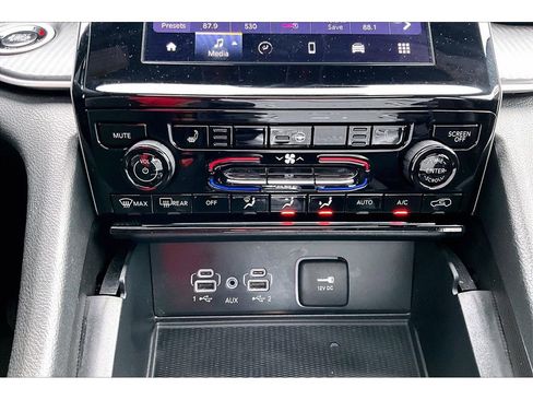 Certified 2025 Jeep Grand Cherokee L Altitude AWD/4WD image 30