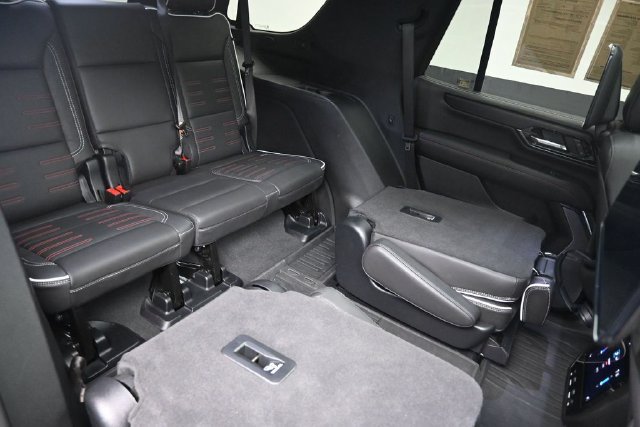 Used 2025 GMC Yukon AT4 Ultimate w/ LPO, Floor Liner Package AWD/4WD image 28