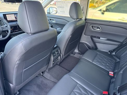 New 2026 Nissan Rogue Platinum AWD/4WD image 14