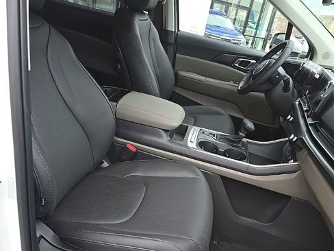 New 2026 Kia Carnival image 8