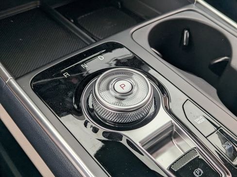 New 2026 Kia Carnival SX Prestige FWD image 27