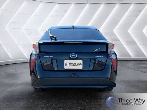 Used 2017 Toyota Prius Three image 4