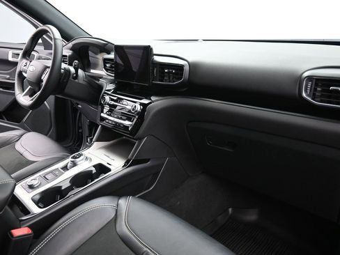 Used 2023 Ford Explorer ST image 24