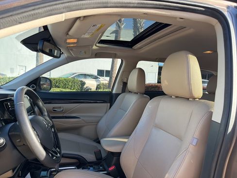 Used 2018 Mitsubishi Outlander SEL image 9