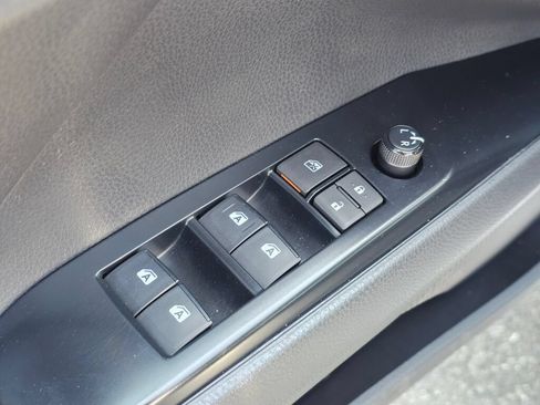 Used 2018 Toyota Camry SE w/ Moonroof Package FWD image 33