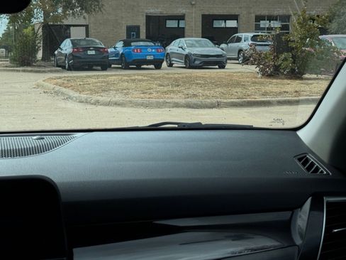 Used 2025 Kia Seltos S image 35