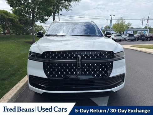 Used 2025 Lincoln Navigator Black Label AWD/4WD image 2