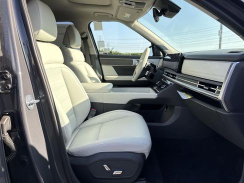 New 2025 Hyundai Santa Fe Limited image 28