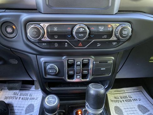 Used 2020 Jeep Wrangler Unlimited Sport image 29