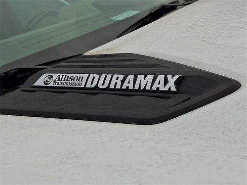 Used 2024 Chevrolet Silverado 2500 LT image 8