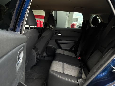 Used 2025 Nissan Rogue SV FWD image 12