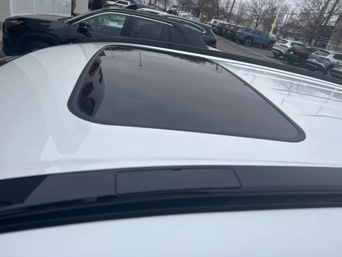 Used 2023 Toyota RAV4 XLE Premium image 9