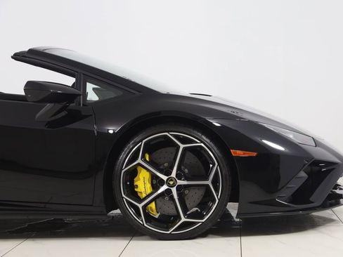 Used 2023 Lamborghini Huracan EVO image 74