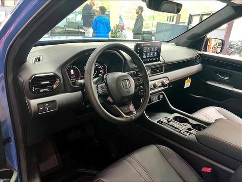 New 2025 Honda Pilot TrailSport image 9