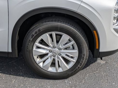 New 2026 Mitsubishi Outlander ES FWD image 10