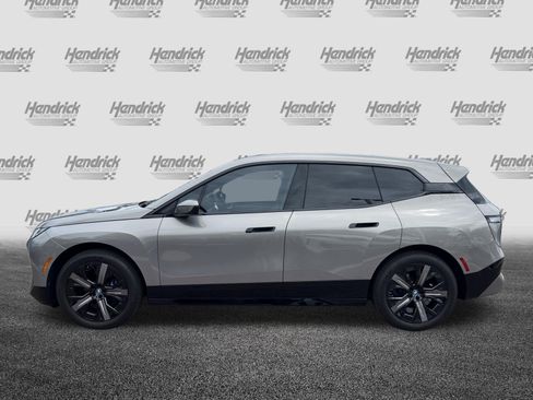 Used 2024 BMW iX xDrive50 w/ Sport Package AWD/4WD image 7