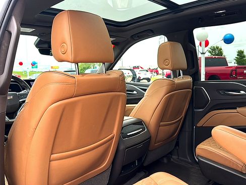 Used 2021 Cadillac Escalade Sport RWD image 18