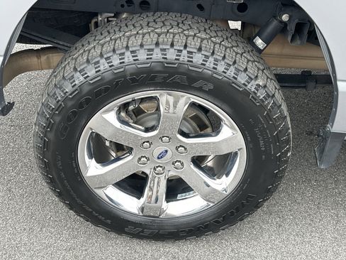 Used 2023 Ford F150 Lariat w/ Max Trailer Tow Package image 18