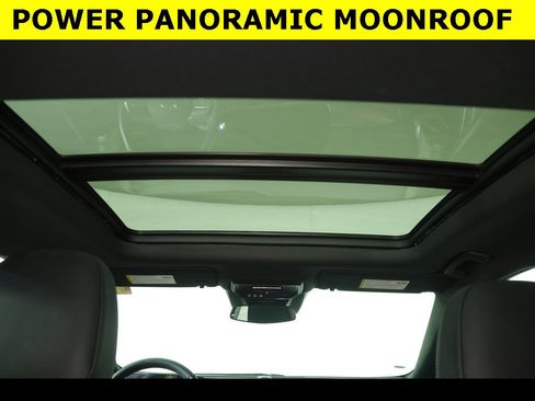 Used 2025 Chevrolet Equinox EV RS image 3