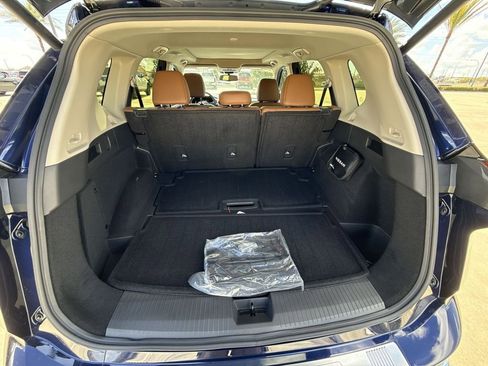 Used 2025 Nissan Rogue Platinum image 20