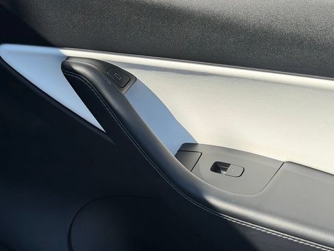 Used 2022 Tesla Model Y Performance AWD/4WD image 37