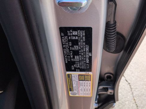 Used 2024 Kia Sportage EX FWD image 30