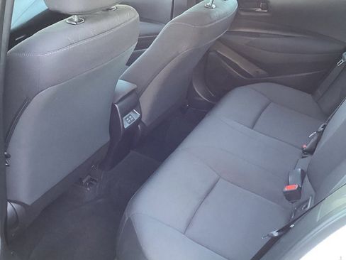 Used 2025 Toyota Corolla LE image 9