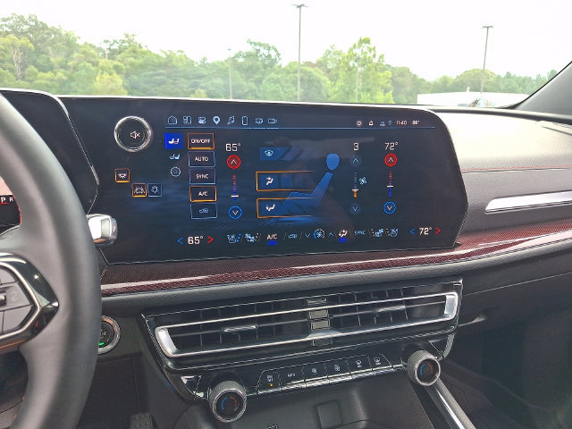 Certified 2025 Chevrolet Traverse RS FWD image 16