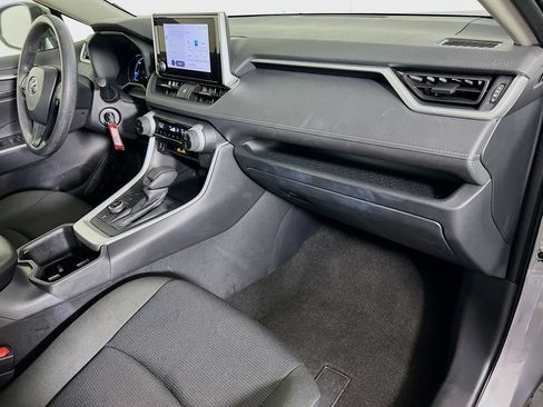 Used 2025 Toyota RAV4 LE AWD/4WD image 27