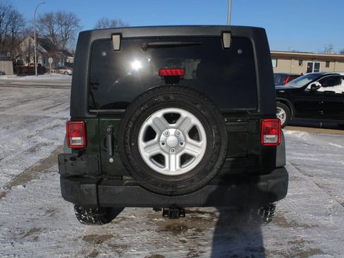 Used 2011 Jeep Wrangler Unlimited Sport image 4