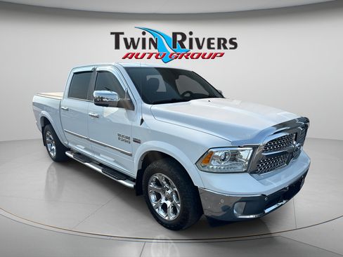 Used 2017 RAM 1500 Laramie w/ Convenience Group AWD/4WD image 6