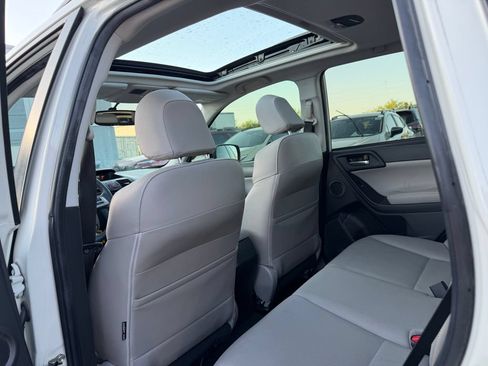Used 2014 Subaru Forester 2.5i Touring w/ Popular Package #2 AWD/4WD image 6