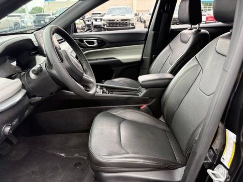 Used 2023 Jeep Compass Limited AWD/4WD image 6