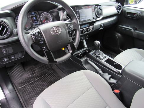 Used 2022 Toyota Tacoma SR image 10