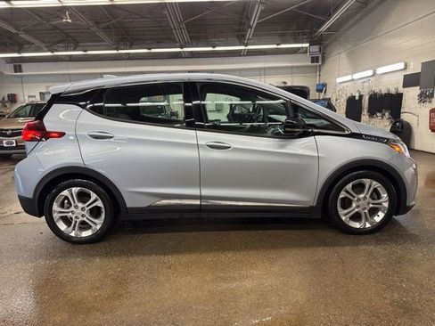 Used 2017 Chevrolet Bolt LT FWD image 7