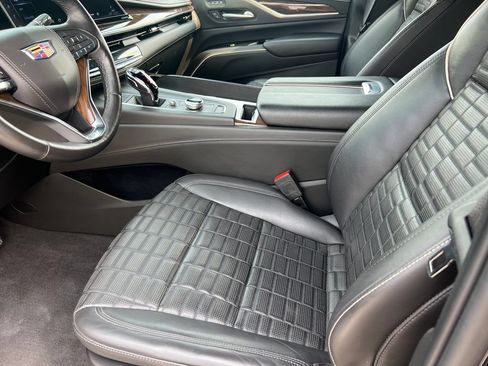 Certified 2024 Cadillac Escalade ESV Premium Luxury Platinum AWD/4WD image 11