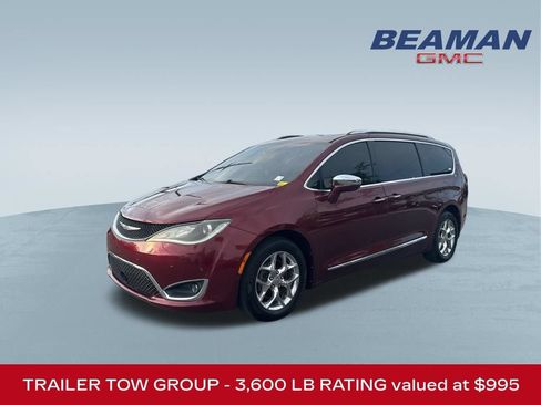 Used 2017 Chrysler Pacifica Limited FWD image 3