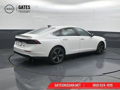 Used 2024 Honda Accord Sport image 2