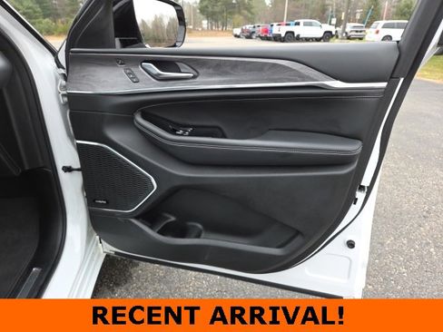 Used 2023 Jeep Grand Cherokee Overland w/ Luxury Tech Group IV image 53