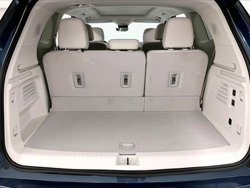 Used 2025 Buick Enclave Avenir w/ Super Cruise Package AWD/4WD image 44