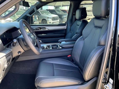 New 2026 Jeep Grand Wagoneer Limited AWD/4WD image 10